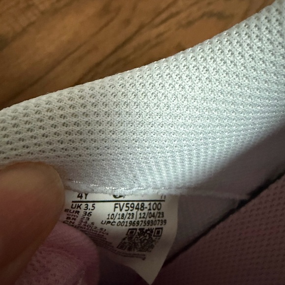 Nike Kids White and Light Pink Low-Top Sneakers - Picture 5 of 5